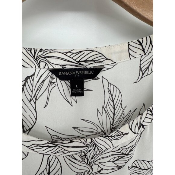 Banana Republic blouse top womens size large Leaf Print Short Sleeve semi sheer - Picture 4 of 5